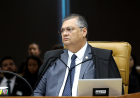 Dino pede explicação sobre uso de dinheiro público em filme sobre Bolsonaro
