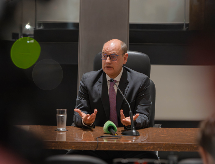 Governo do RJ faz pente-fino e exonera mais de 4 mil servidores fantasmas da antiga gestão do PL