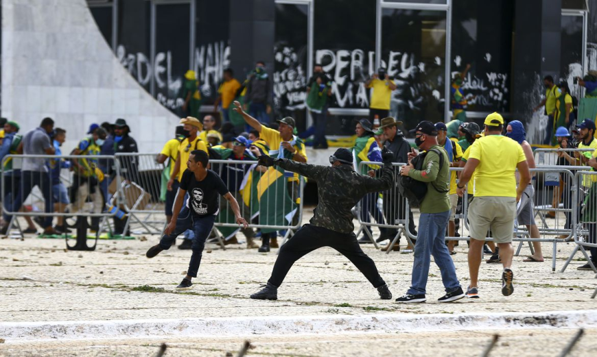 Câmara de BH aprova lei que batiza rua com nome de condenado no 8 de janeiro, por  ato heroico