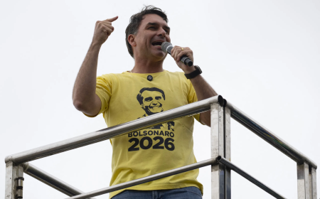 Filiação de Flávio Bolsonaro ao Missão pode ser trama para descredibilizar sistema eleitoral