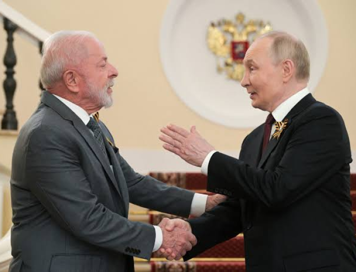 Lula e Putin conversam por cerca de uma hora sobre guerra na Ucrânia, BRICS e relações entre Brasil