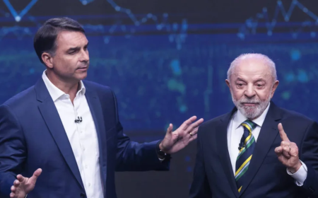 Debate da Globo expõe informações falsas de Flávio Bolsonaro e reacende polêmica sobre morte de criança